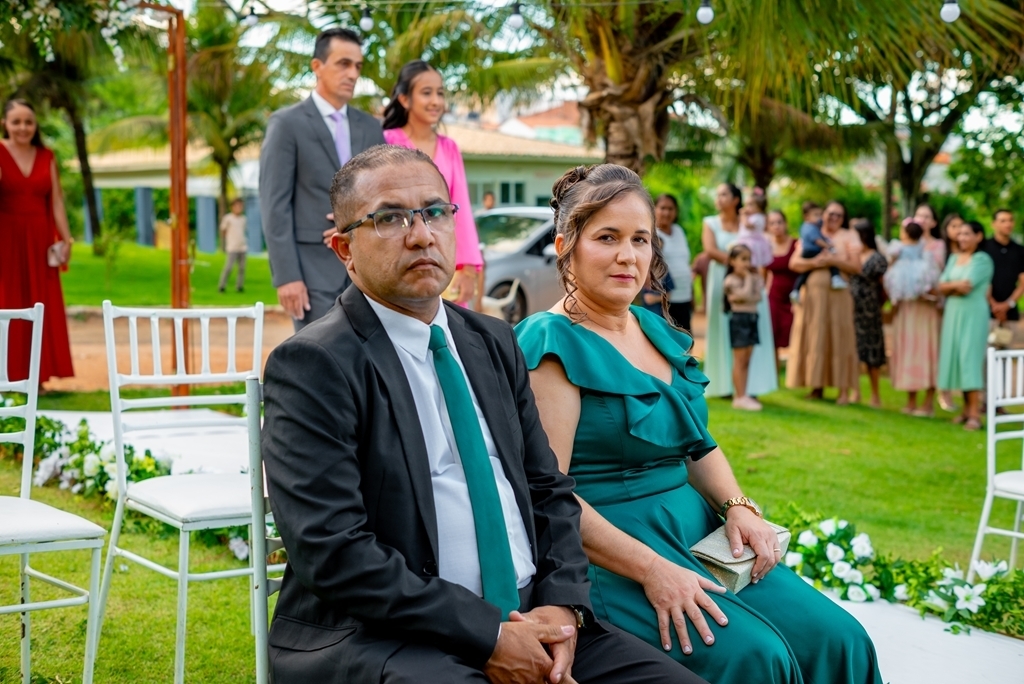 poses para casamento ao ar livre, como tirar fotos lindas, fotos perfeitas em casamento ao ar livre, o vestido de noiva mais lindo e perfeito, o melhor vestido para casamento ao ar livre, onde encontrar o local perfeito para casamento ao ar livre