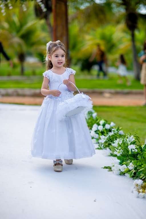 poses para casamento ao ar livre, como tirar fotos lindas, fotos perfeitas em casamento ao ar livre, o vestido de noiva mais lindo e perfeito, o melhor vestido para casamento ao ar livre, onde encontrar o local perfeito para casamento ao ar livre