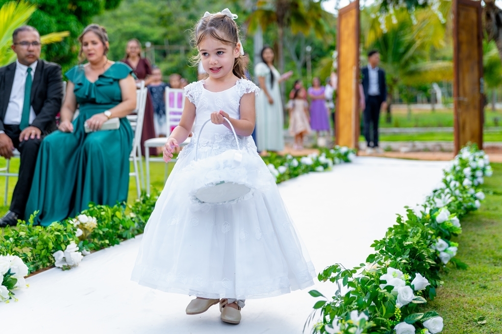 poses para casamento ao ar livre, como tirar fotos lindas, fotos perfeitas em casamento ao ar livre, o vestido de noiva mais lindo e perfeito, o melhor vestido para casamento ao ar livre, onde encontrar o local perfeito para casamento ao ar livre