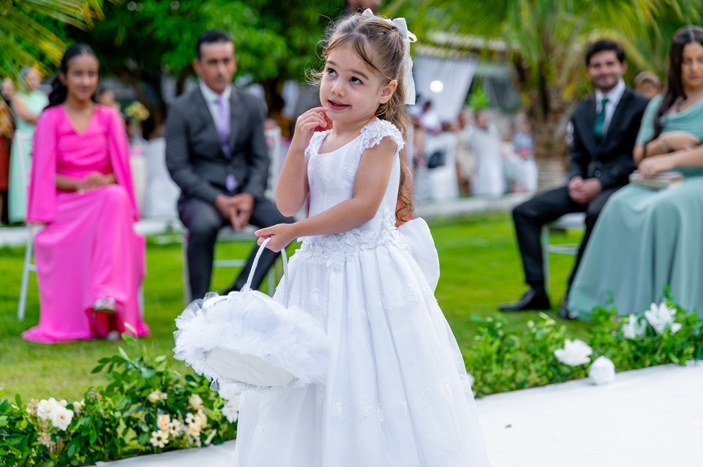 poses para casamento ao ar livre, como tirar fotos lindas, fotos perfeitas em casamento ao ar livre, o vestido de noiva mais lindo e perfeito, o melhor vestido para casamento ao ar livre, onde encontrar o local perfeito para casamento ao ar livre