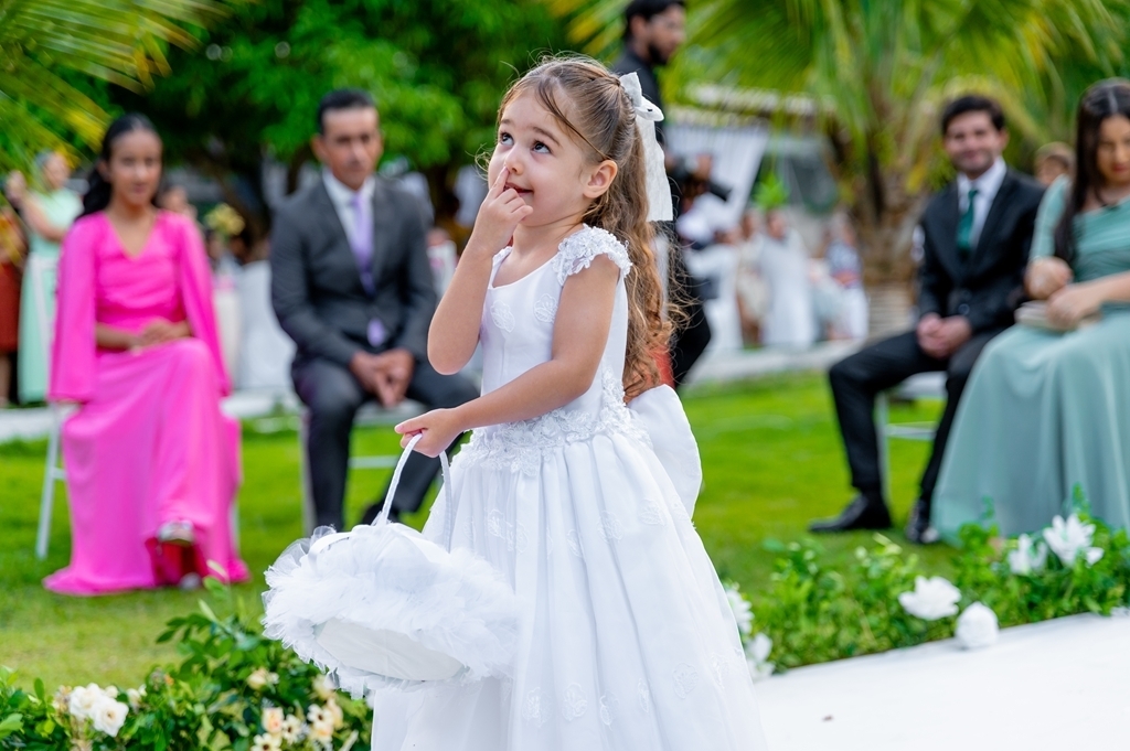 poses para casamento ao ar livre, como tirar fotos lindas, fotos perfeitas em casamento ao ar livre, o vestido de noiva mais lindo e perfeito, o melhor vestido para casamento ao ar livre, onde encontrar o local perfeito para casamento ao ar livre