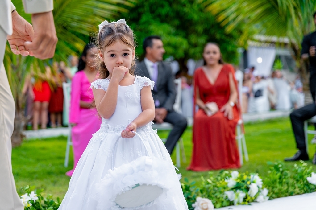 poses para casamento ao ar livre, como tirar fotos lindas, fotos perfeitas em casamento ao ar livre, o vestido de noiva mais lindo e perfeito, o melhor vestido para casamento ao ar livre, onde encontrar o local perfeito para casamento ao ar livre