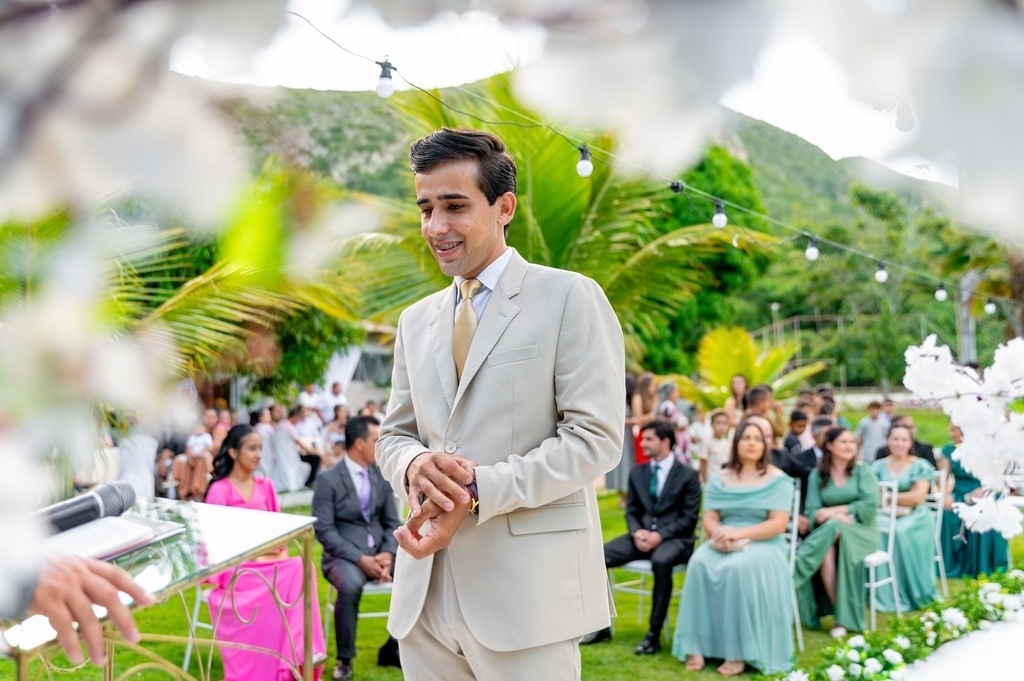 poses para casamento ao ar livre, como tirar fotos lindas, fotos perfeitas em casamento ao ar livre, o vestido de noiva mais lindo e perfeito, o melhor vestido para casamento ao ar livre, onde encontrar o local perfeito para casamento ao ar livre