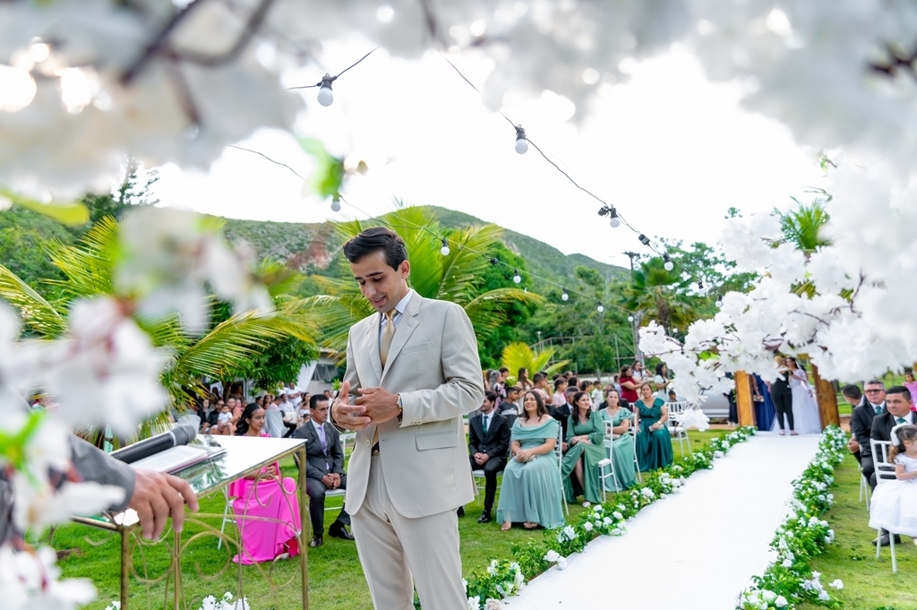 poses para casamento ao ar livre, como tirar fotos lindas, fotos perfeitas em casamento ao ar livre, o vestido de noiva mais lindo e perfeito, o melhor vestido para casamento ao ar livre, onde encontrar o local perfeito para casamento ao ar livre