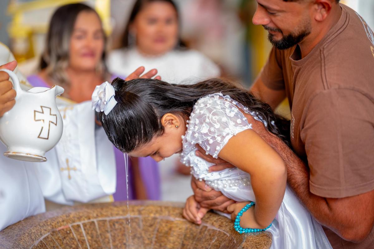Anny Eloah durante seu batizado na Igreja Matriz de Monte Santo - BA

Família de Anny Eloah durante a cerimônia de batizado em Monte Santo

Momento da bênção durante o batizado de Anny Eloah na Igreja Matriz