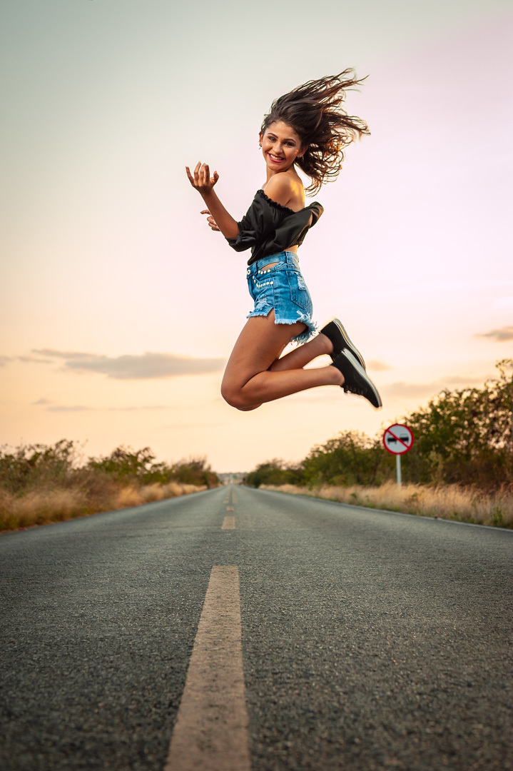 pRetratos, Fotos de meninas, Ensaio de 15 anos , Fotografia individual , Quijingue Bahia Fotógrafo de moda ulando na pista