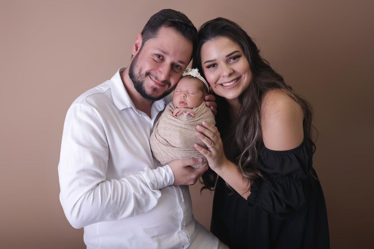 newborn-ensaionewborn-gravida-bebê-gestante-ensaiogestante-kekeribeiro-cleidianyribeiro-fotografia-fotogestante-fotogravida-fotobebê-bookbebê-ensaiodobebê-estudiogranjaviana-granjaviana-cotia-sp-osasco-morumbi-estudiofotografico-estudiocotia