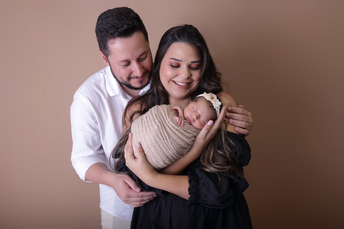 newborn-ensaionewborn-gravida-bebê-gestante-ensaiogestante-kekeribeiro-cleidianyribeiro-fotografia-fotogestante-fotogravida-fotobebê-bookbebê-ensaiodobebê-estudiogranjaviana-granjaviana-cotia-sp-osasco-morumbi-estudiofotografico-estudiocotia