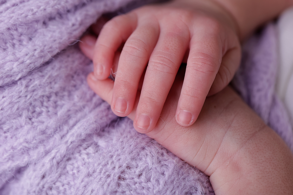 newborn-ensaionewborn-gravida-bebê-gestante-ensaiogestante-kekeribeiro-cleidianyribeiro-fotografia-fotogestante-fotogravida-fotobebê-bookbebê-ensaiodobebê-estudiogranjaviana-granjaviana-cotia-sp-osasco-morumbi-estudiofotografico-estudiocotia