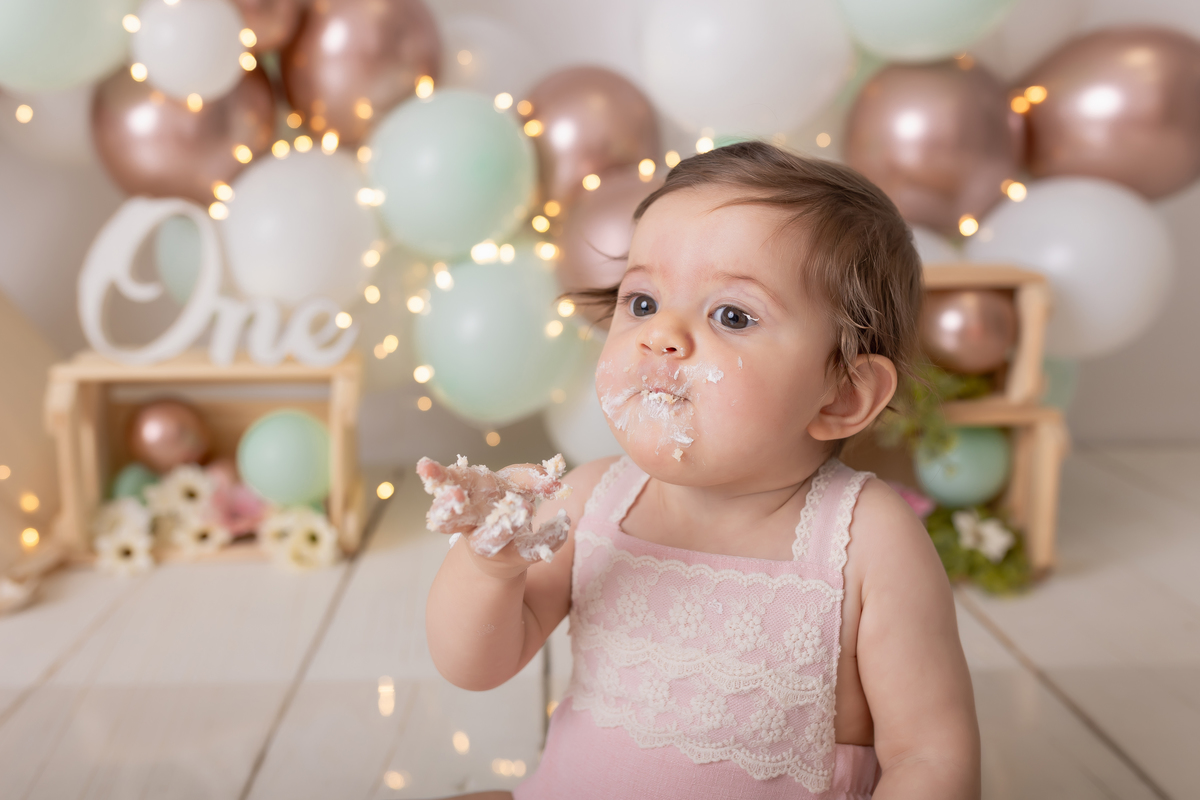 ensaiodobebe-smashthecake-ensaiodobolo-granjaviana-cotia-estúdiocotia-kekeribeirofotografia-fotográfa-ensaiofotográfico-bebê-ensaiomenina-bookmenina-ensaio1ano-acompanhamentodobebê-estúdiogranjaviana-cleidianyribeirofotografia-ensaiobaby