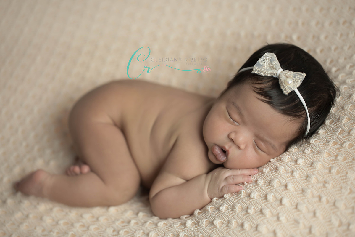 bebê-bebe-newborn-fotografia-recen nascido-familia-gestante-fotos-profissional-fotógrafa-criança-gravida-ensaios-studio-estudio