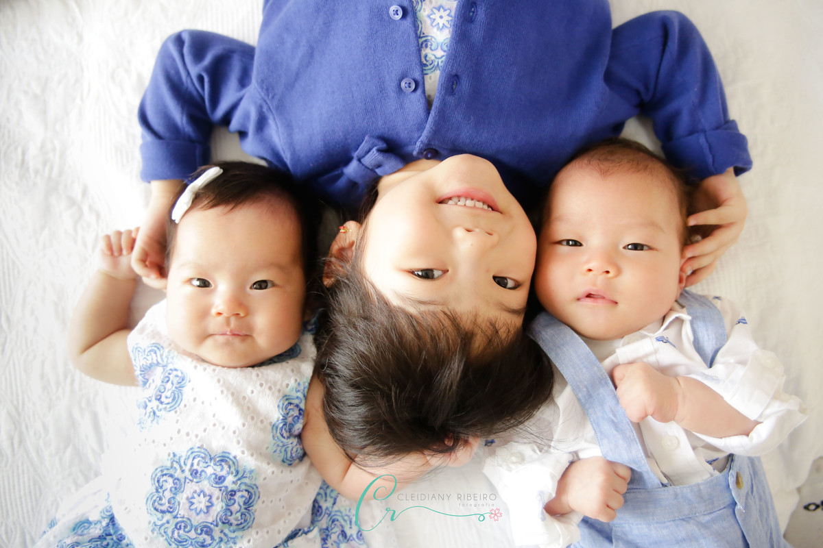 ensaio gêmeos-acompanhamento-cleidianyribeiro-fotográfa-amor-família-bebê-ensaio-fotografiadefamília-amor-baby-imãos-cleidiany-foto-fotodeensaio-3meses-sorriso