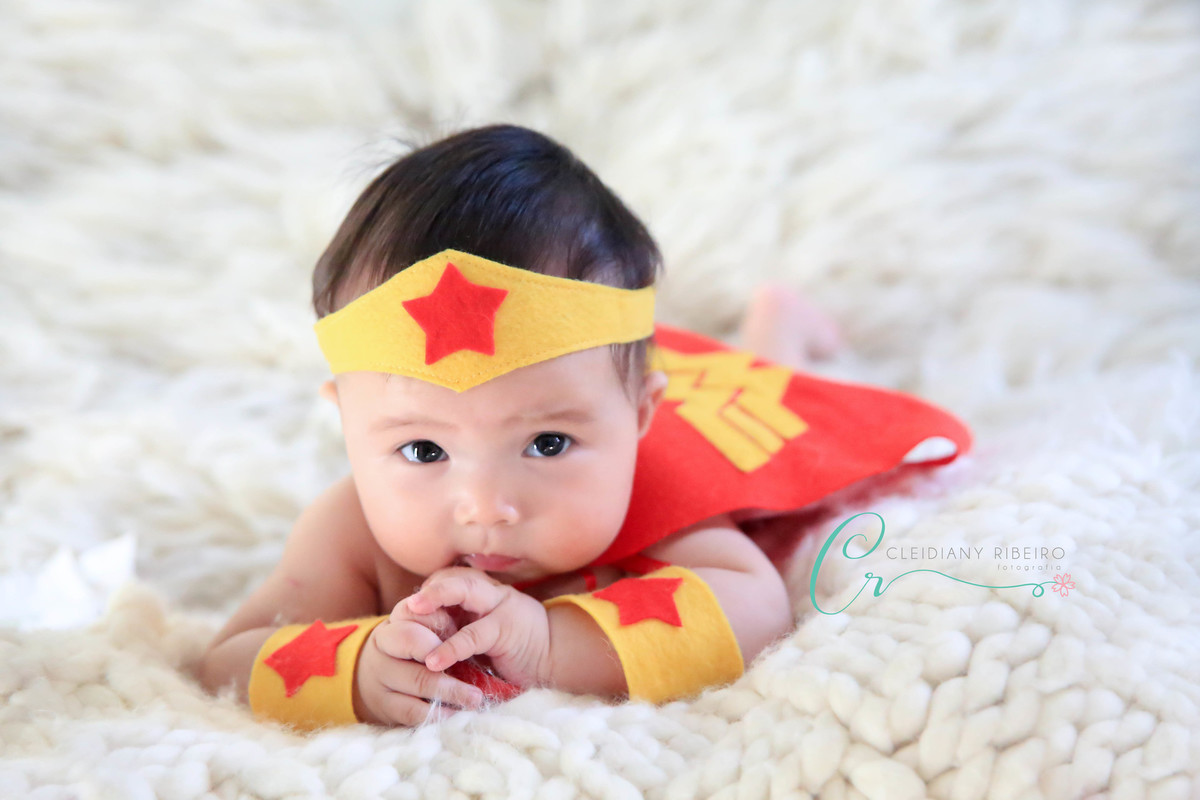 acompanhamento-acompanhamentodobebê-cleidiany ribeiro-fotógrafa-bebê-menina-girl-foto-ensaio-melhor fotógrafa-newborn-gestante-fofa-referência-mãe-baby-cleidiany-profissional-foto-mulher maravilha