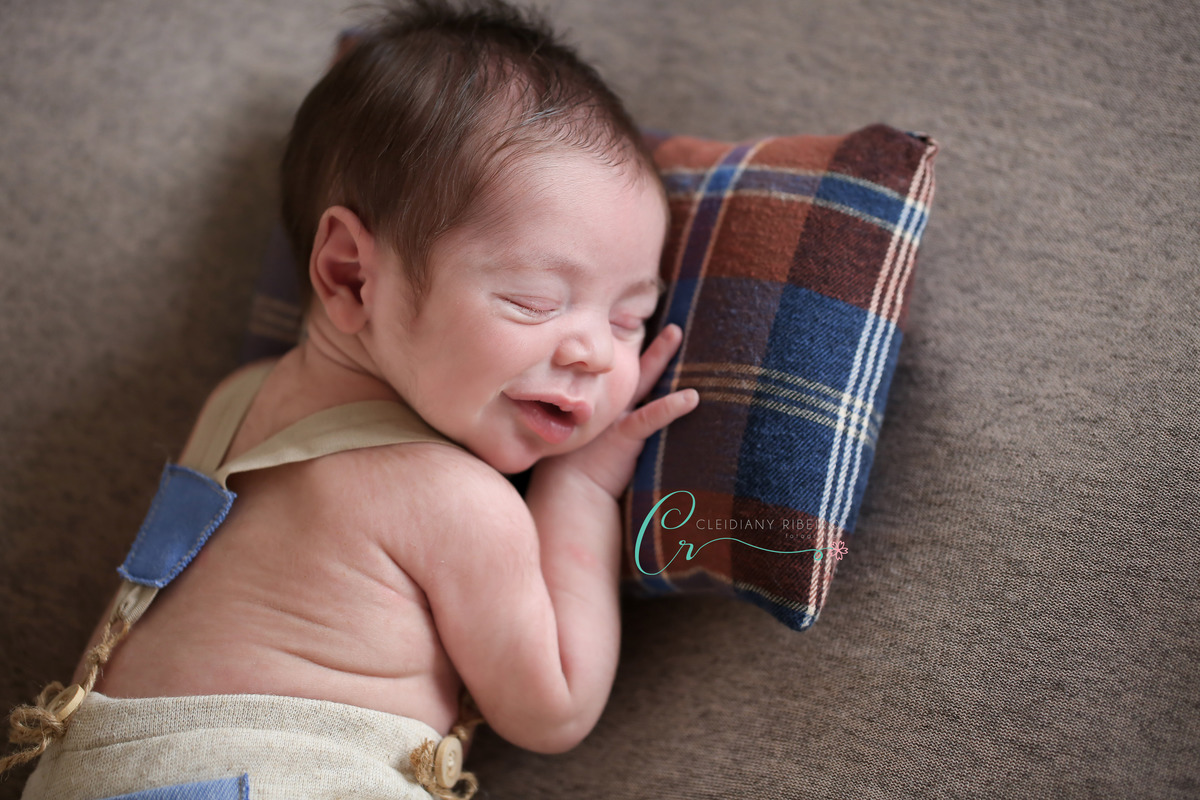 ensaio newborn- bebe-recen-nascido-ensaio do bebê - newborn- anjo-menino-fotografa de recen-nascido-cleidiany ribeiro-maternidade-gestantes-grávidas-32 semanas- granja viana-cotia-papais-mamaes-filhos-natal-ensaios fotográficos-ensaios newborn 