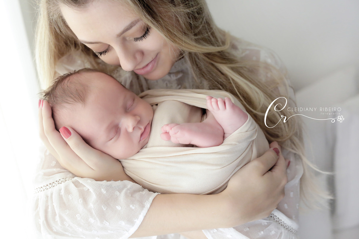 newborn-recen nascido-baby-cinza-fotógrafa-cleidiany ribeiro-melhor fotografa newborn-bebê-ensaio fotográfico-família-gestante-grávida-granja viana-anjo-bebê-foto-fotos de bebês-fotos de recen nascido-fotografia-amor-love-cleidiany ribeiro-são paulo