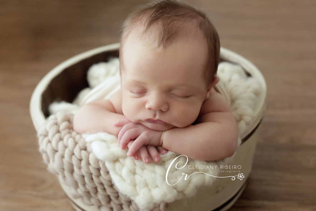 newborn-recen nascido-baby-cinza-fotógrafa-cleidiany ribeiro-melhor fotografa newborn-bebê-ensaio fotográfico-família-gestante-grávida-granja viana-anjo-bebê-foto-fotos de bebês-fotos de recen nascido-fotografia-amor-love-cleidiany ribeiro-são paulo