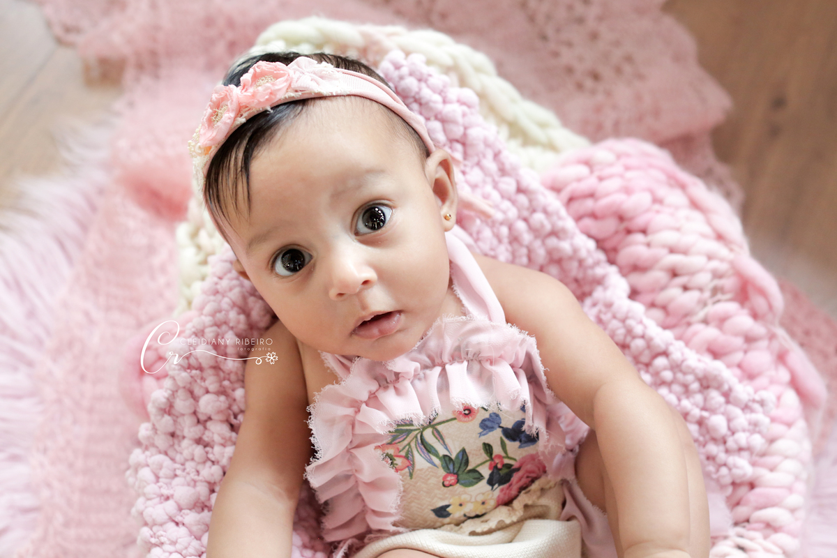 Acompanhamento-ensaiodobebê-alice-fotógrafa-bebês-4meses-cleidiany ribeiro-foto-fotógrafa profissional-granja viana-cotia-são paulo-mães-32 semanas-newborn-baby-menina-ensaio fotográfico-referência em fotografia-amor-gestação-gravidez-recém-nascido-