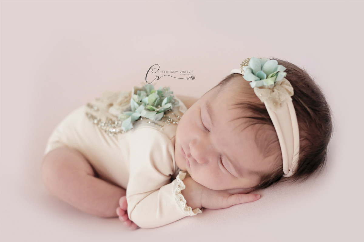 bebê-bebe-newborn-fotografia-recen nascido-familia-gestante-fotos-profissional-fotógrafa-criança-gravida-ensaios-studio-estudio-cleidianyribeiro-32semanas-grávida-mãedeprimeiraviagem-bebê-recennascido