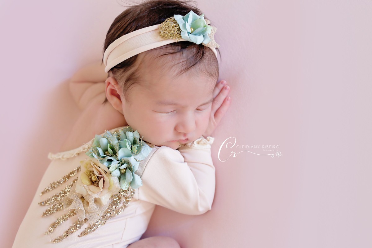 bebê-bebe-newborn-fotografia-recen nascido-familia-gestante-fotos-profissional-fotógrafa-criança-gravida-ensaios-studio-estudio-cleidianyribeiro-32semanas-grávida-mãedeprimeiraviagem-bebê-recennascido