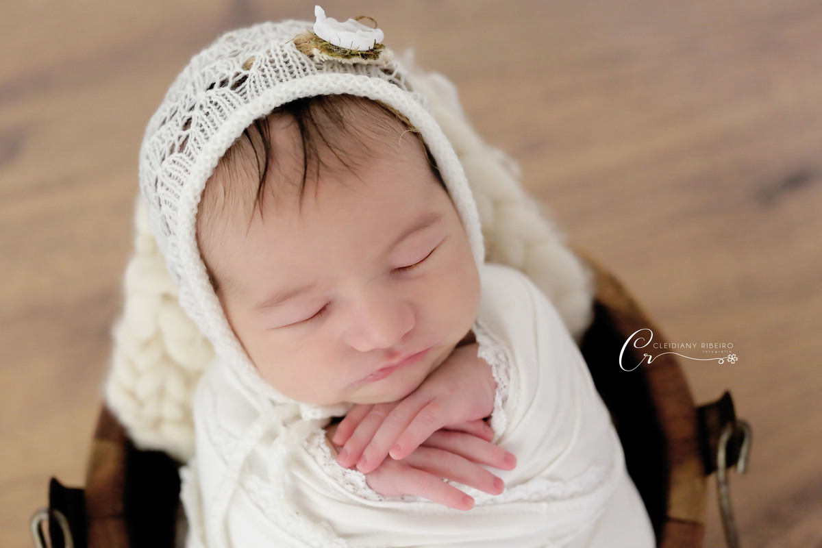 bebê-bebe-newborn-fotografia-recen nascido-familia-gestante-fotos-profissional-fotógrafa-criança-gravida-ensaios-studio-estudio-cleidianyribeiro-32semanas-grávida-mãedeprimeiraviagem-bebê-recennascido