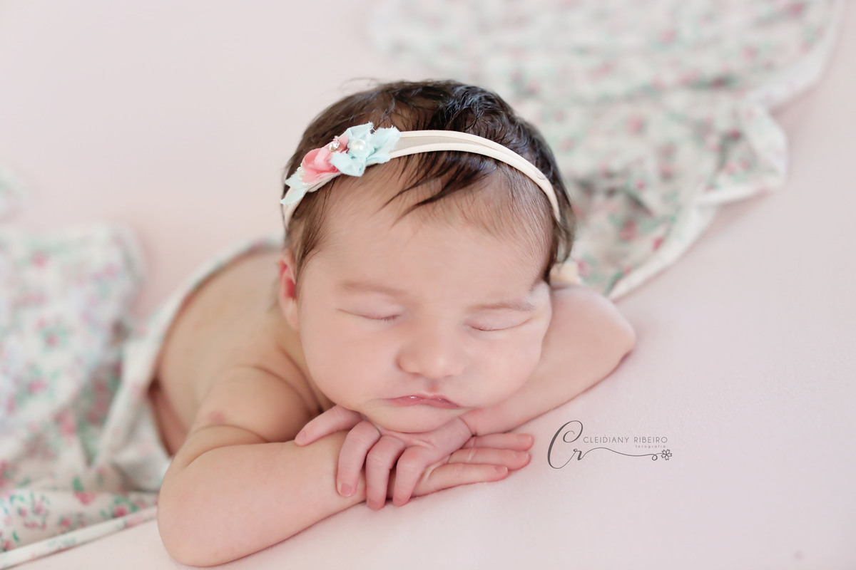 bebê-bebe-newborn-fotografia-recen nascido-familia-gestante-fotos-profissional-fotógrafa-criança-gravida-ensaios-studio-estudio-cleidianyribeiro-32semanas-grávida-mãedeprimeiraviagem-bebê-recennascido