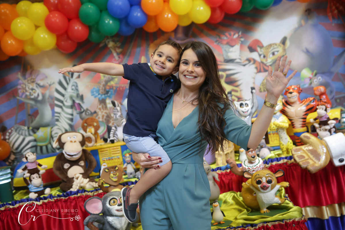 aniverário-festainfantil-fotografainfantil-cleidianyribeiro-Miguel-fotógrafa-eventos-aniverário-profissional-festa-madagascar-granja viana-são paulo-pinheiros-familia-comemoração-fotografainfantil-fotografadeaniversários-cotia-amor-mãedemenino-cleidiany