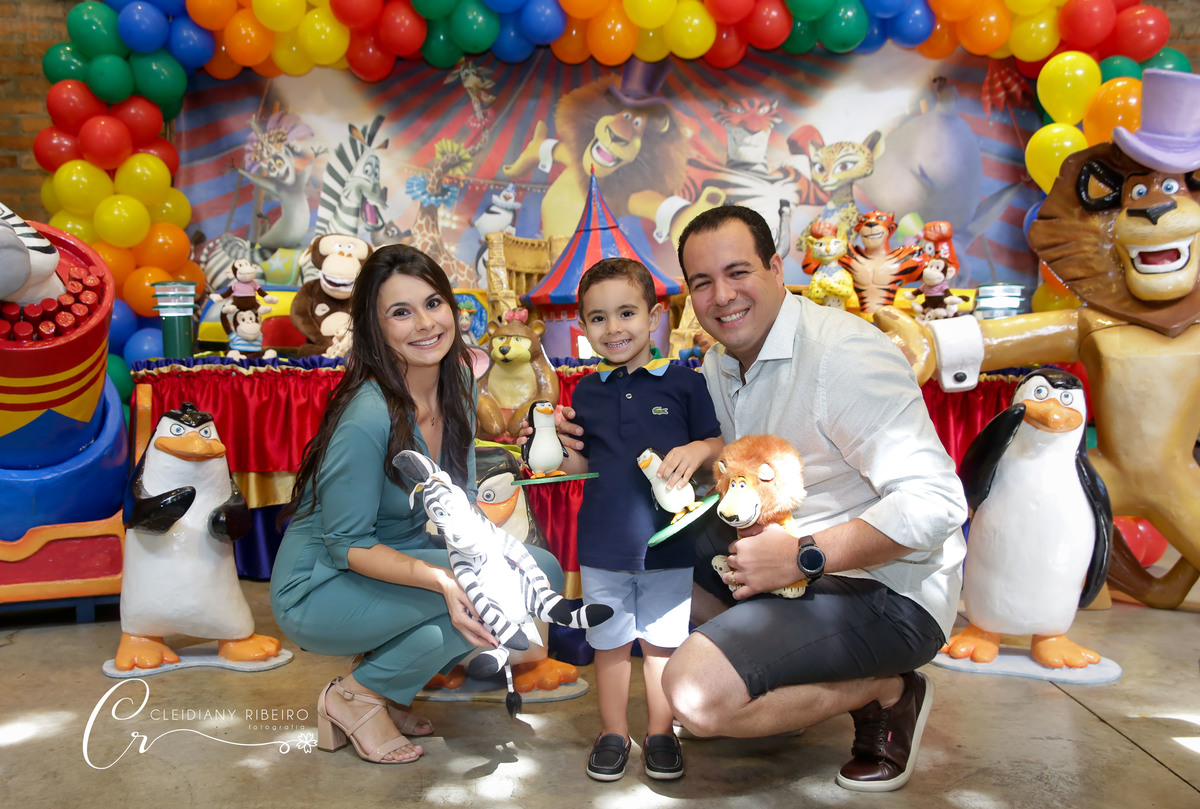 aniverário-festainfantil-fotografainfantil-cleidianyribeiro-Miguel-fotógrafa-eventos-aniverário-profissional-festa-madagascar-granja viana-são paulo-pinheiros-familia-comemoração-fotografainfantil-fotografadeaniversários-cotia-amor-mãedemenino-cleidiany