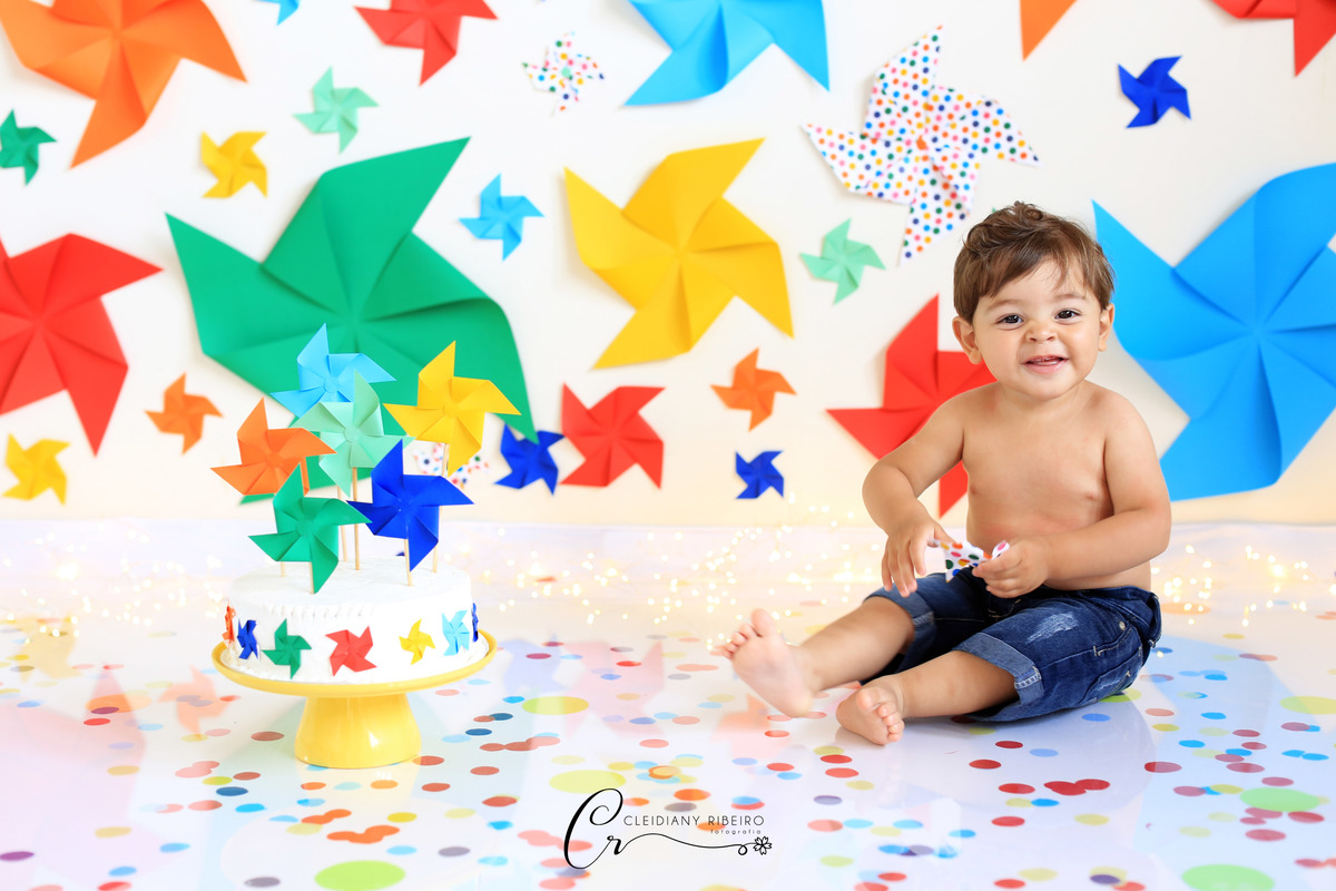 Smash-the-cake-cleidiany-amasse-o-bolo-cleidianyribeiro-fotografia-ensaio-estudio-granja-viana-cotia-sp-morumbi-fotografia-infantil-cata-vento-cores-gestante-newborn-gravidez-bolo-referência-em-fotografia-família-mãe-pai-amor-foto-profissional-da-foto