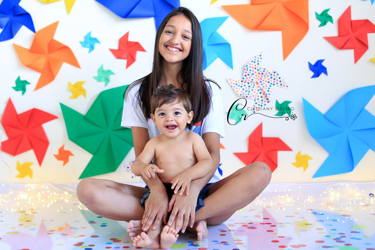 Smash-the-cake-cleidiany-amasse-o-bolo-cleidianyribeiro-fotografia-ensaio-estudio-granja-viana-cotia-sp-morumbi-fotografia-infantil-cata-vento-cores-gestante-newborn-gravidez-bolo-referência-em-fotografia-família-mãe-pai-amor-foto-profissional-da-foto