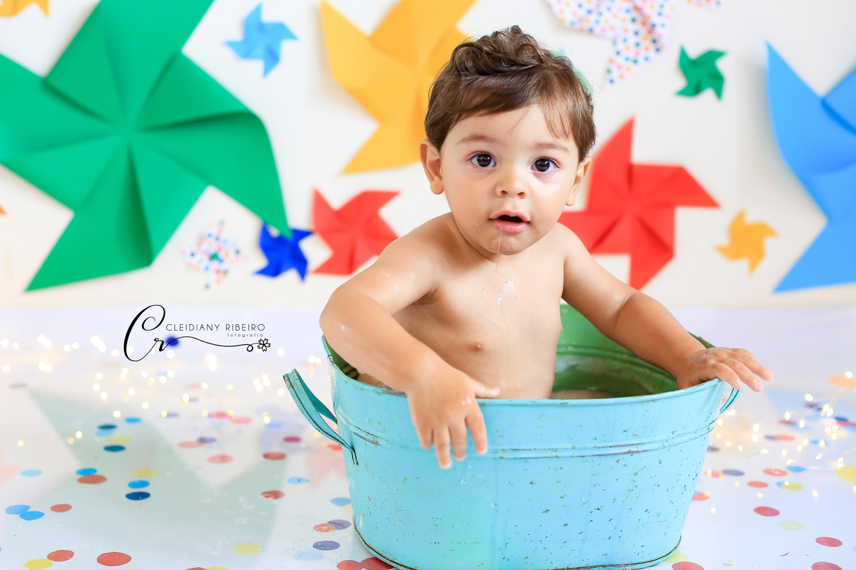 Smash-the-cake-cleidiany-amasse-o-bolo-cleidianyribeiro-fotografia-ensaio-estudio-granja-viana-cotia-sp-morumbi-fotografia-infantil-cata-vento-cores-gestante-newborn-gravidez-bolo-referência-em-fotografia-família-mãe-pai-amor-foto-profissional-da-foto