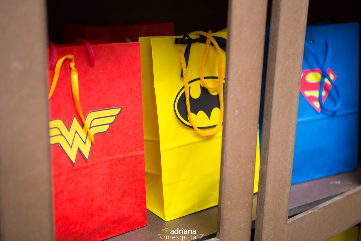 aniversário adriana mesquita festa guerra civil