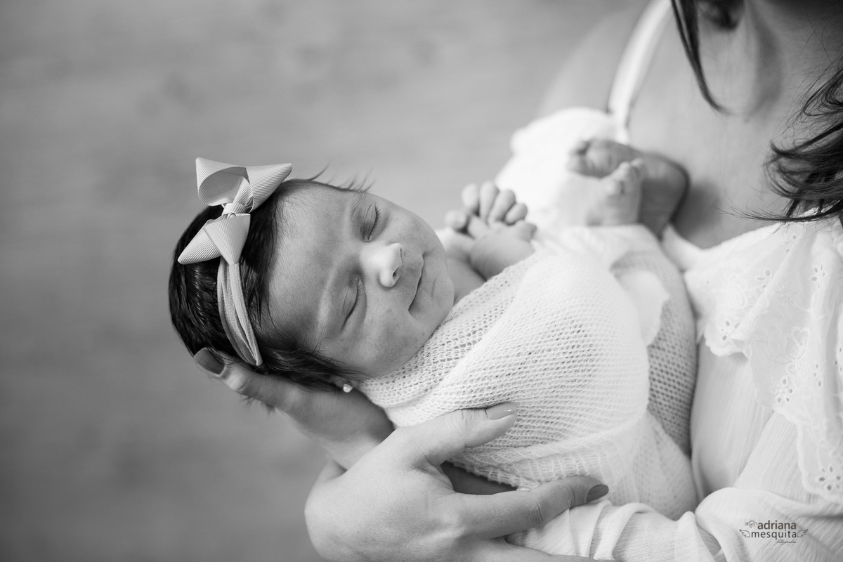 new born pela fotografa Adriana Mesquita