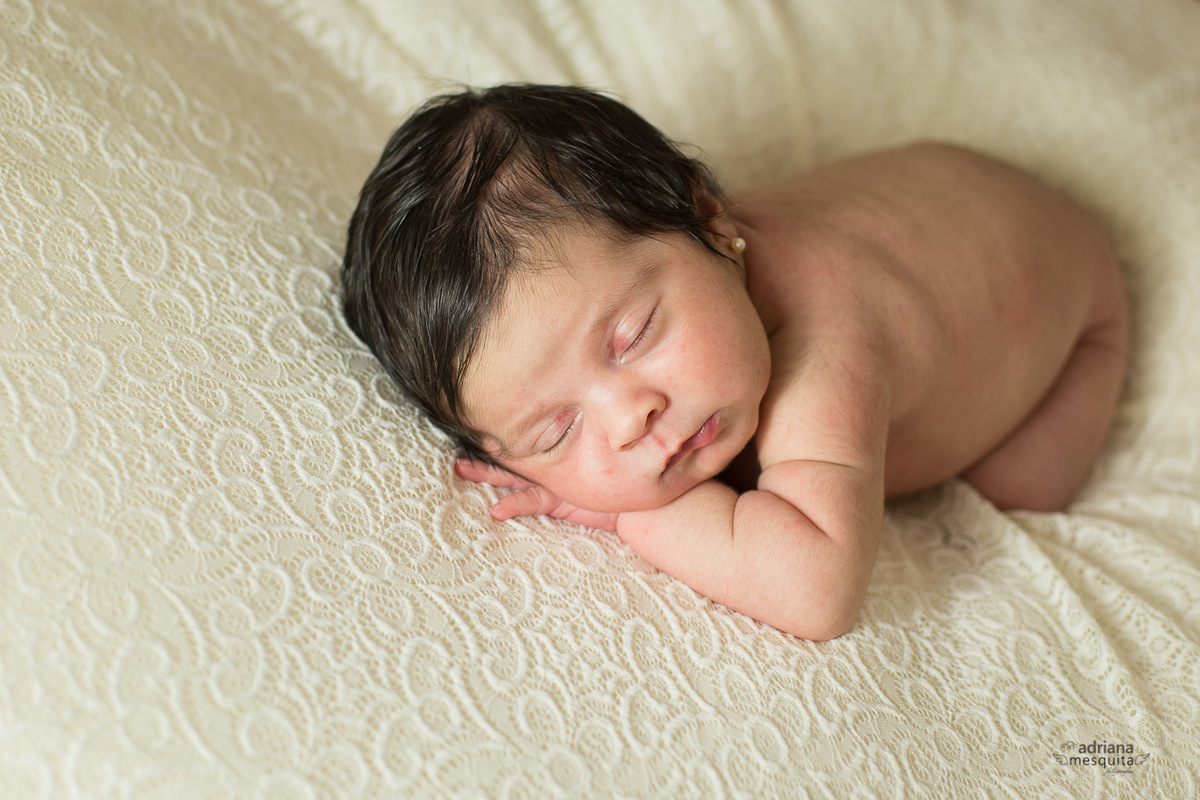 new born pela fotografa Adriana Mesquita