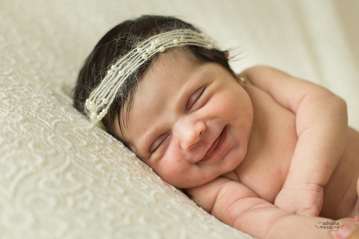 new born pela fotografa Adriana Mesquita