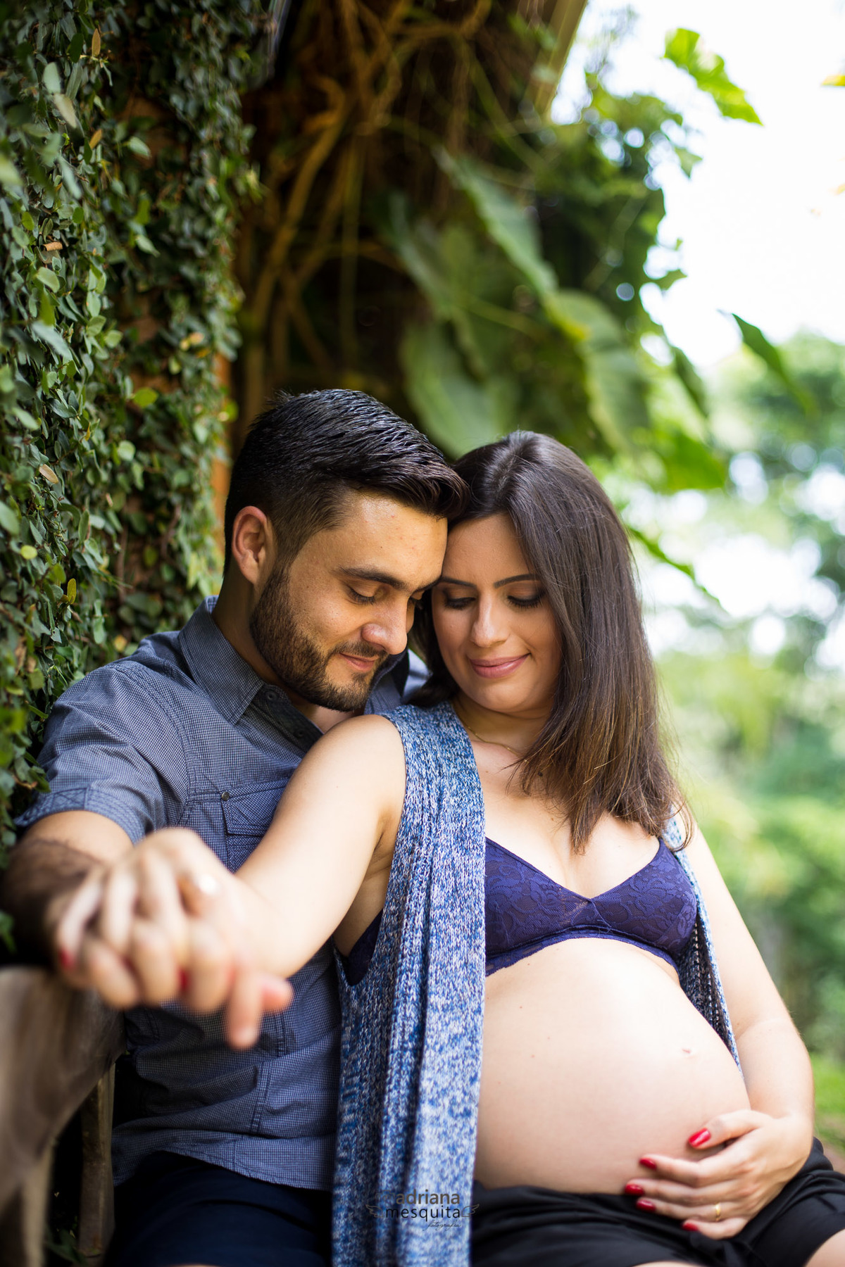 Ensaio Externo de Gestante com Cães, da Patricia e Rodrigo na Fazenda Queda D'Agua em Araguari, registro pela fotografa Adriana Mesquita
