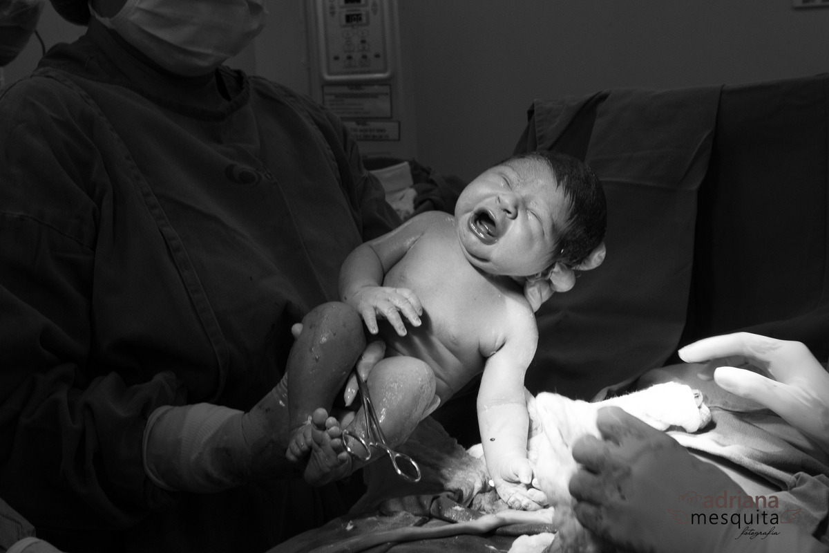 Nascimento da Naira, parto registrado no Hospital Santa Genoveva pela fotografa Adriana Mesquita