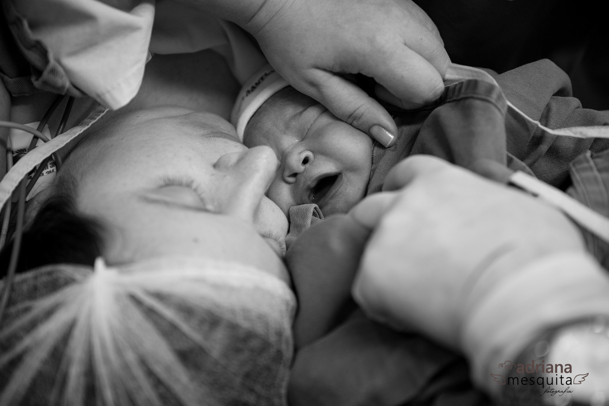 Nascimento da Naira, parto registrado no Hospital Santa Genoveva pela fotografa Adriana Mesquita