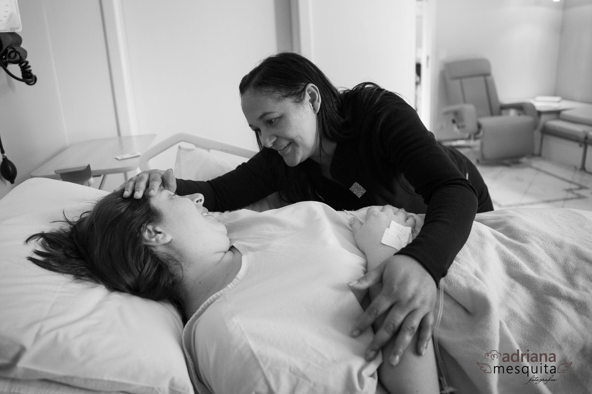 Nascimento da Naira, parto registrado no Hospital Santa Genoveva pela fotografa Adriana Mesquita