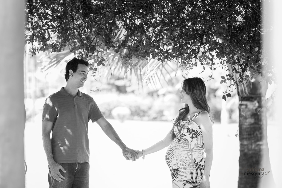 Ensaio Gestante da Luana e Gabriel no Praia Clube, registro pela fotografa de Familia Adriana Mesquita 