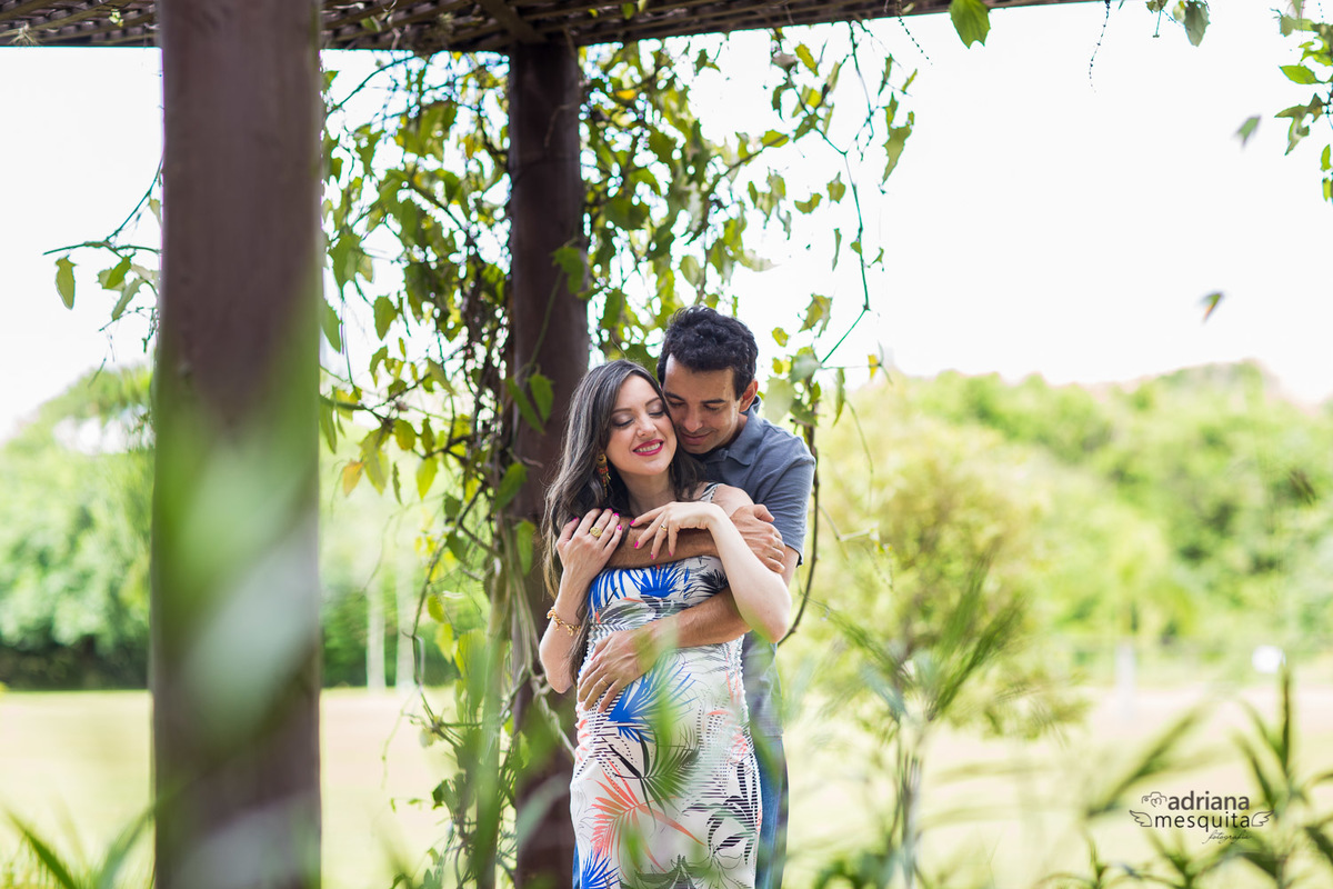 Ensaio Gestante da Luana e Gabriel no Praia Clube, registro pela fotografa de Familia Adriana Mesquita 