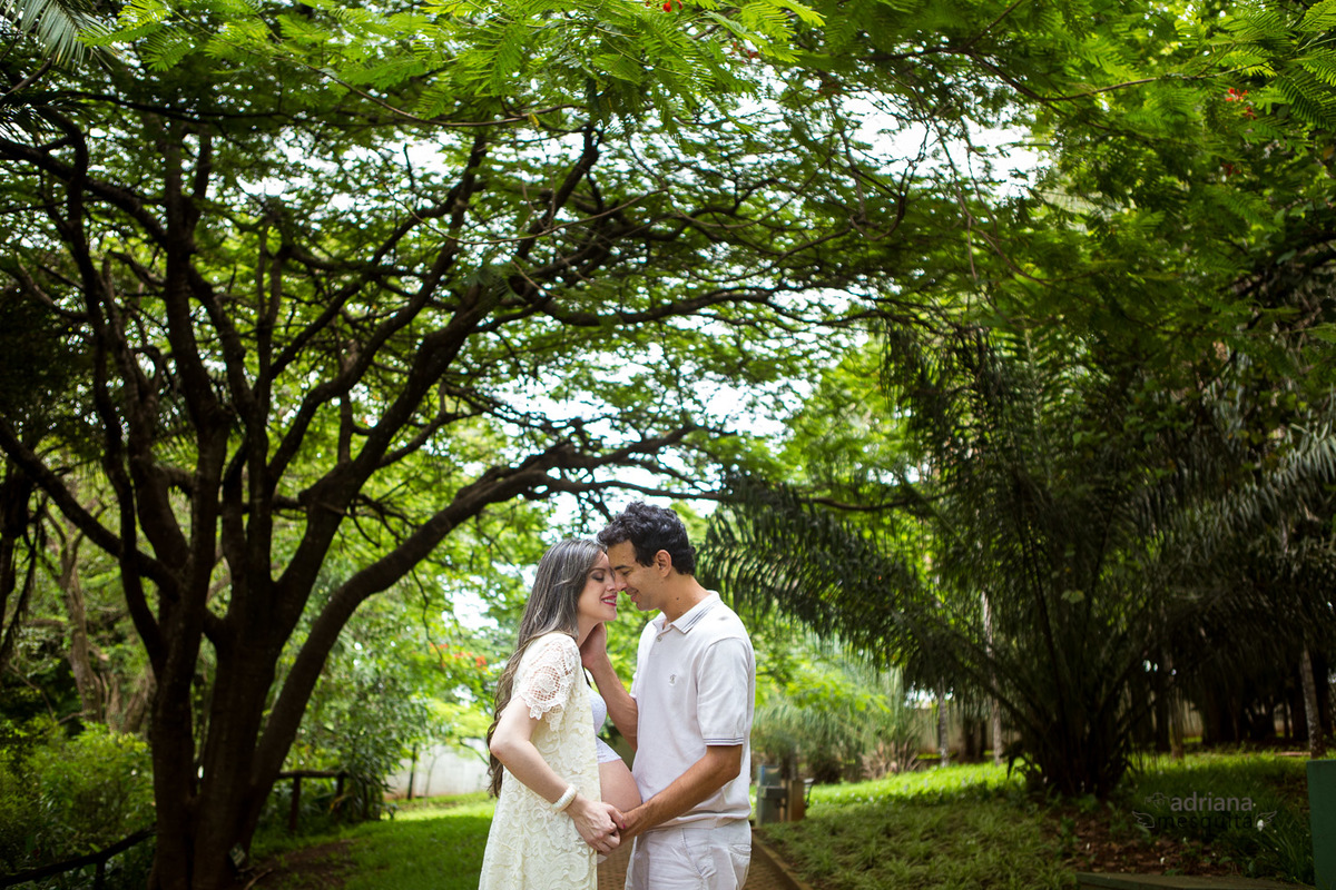 Ensaio Gestante da Luana e Gabriel no Praia Clube, registro pela fotografa de Familia Adriana Mesquita 