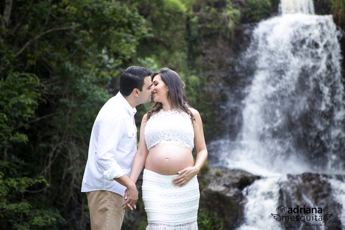 Ensaio de Gestante Externo com o casal Bruna e Bruno, na grande espera do Benício, registro pela fotografa Adriana Mesquita