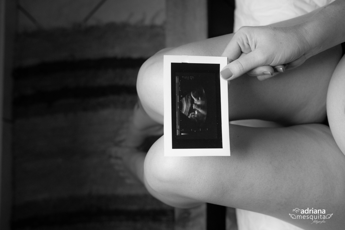 ensaio de gestante em casa com Cecilia e Marcelo, registro da fotografa Adriana Mesquita