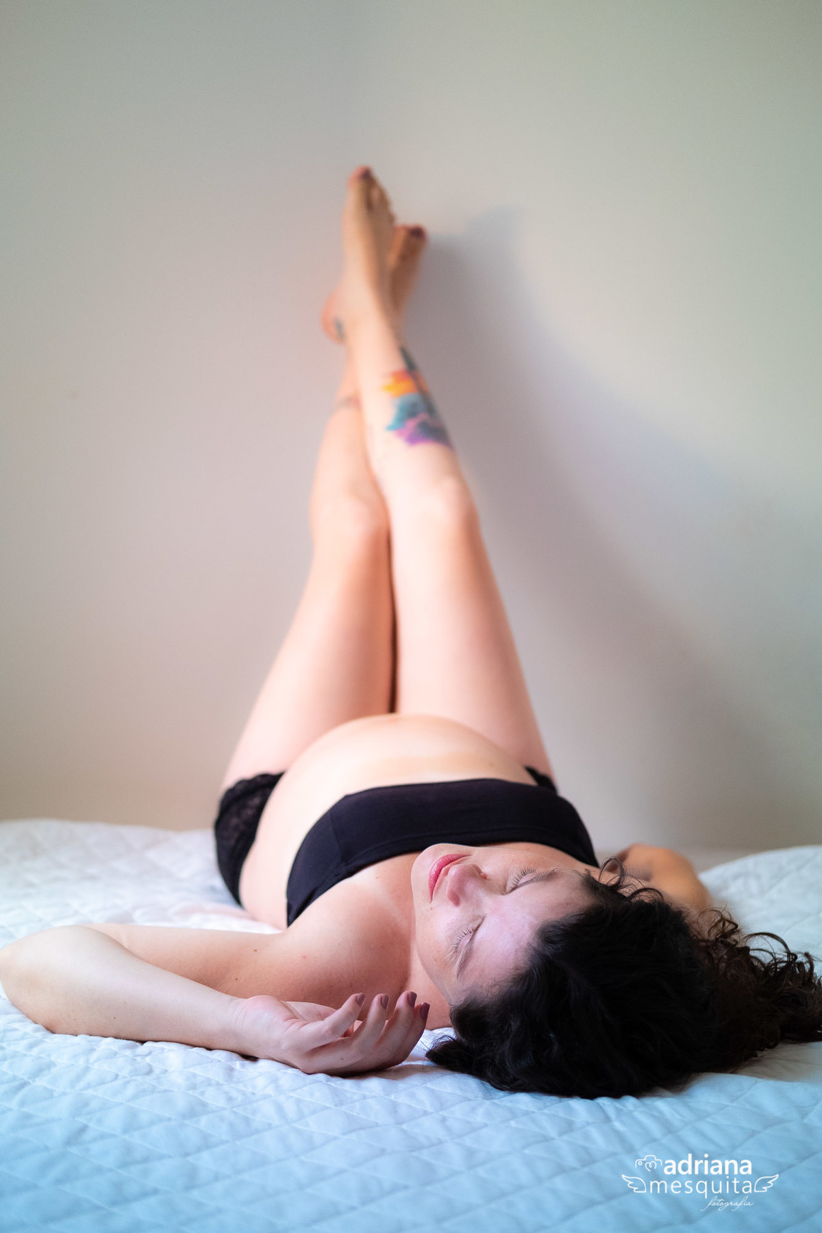 ensaio de gestante em casa com Cecilia e Marcelo, registro da fotografa Adriana Mesquita