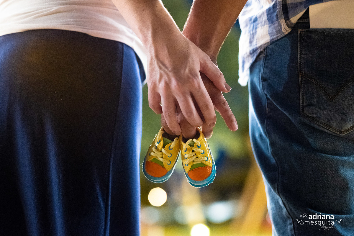 ensaio de gestante em casa com Cecilia e Marcelo, registro da fotografa Adriana Mesquita