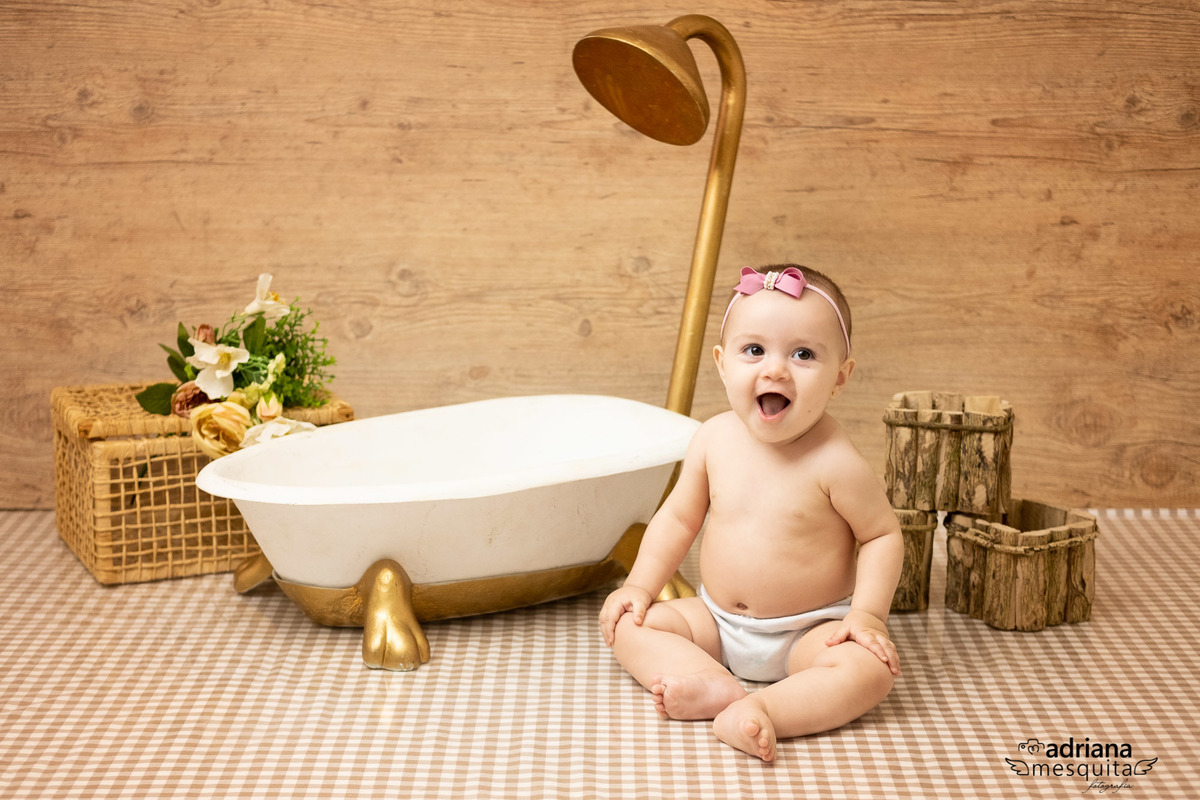 Ensaio de Acompanhamento trimestral da Cecilia, 9 meses na banheira