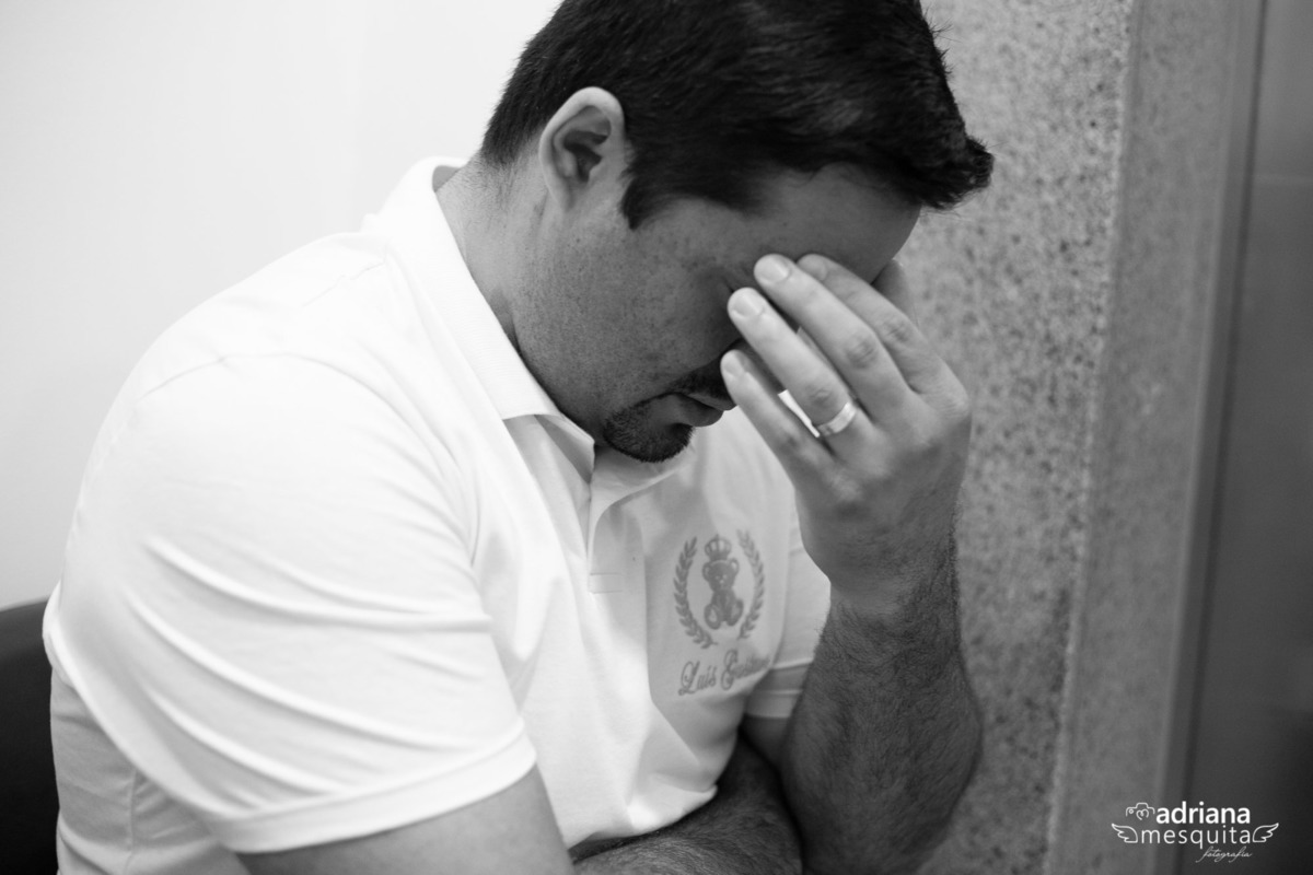 Fotografa Adriana Mesquita registrando o parto do Luis Gustavo