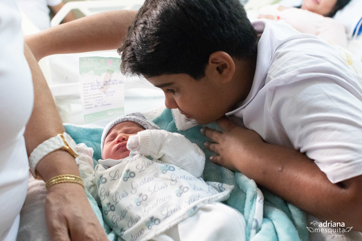 Fotografa Adriana Mesquita registrando o parto do Luis Gustavo