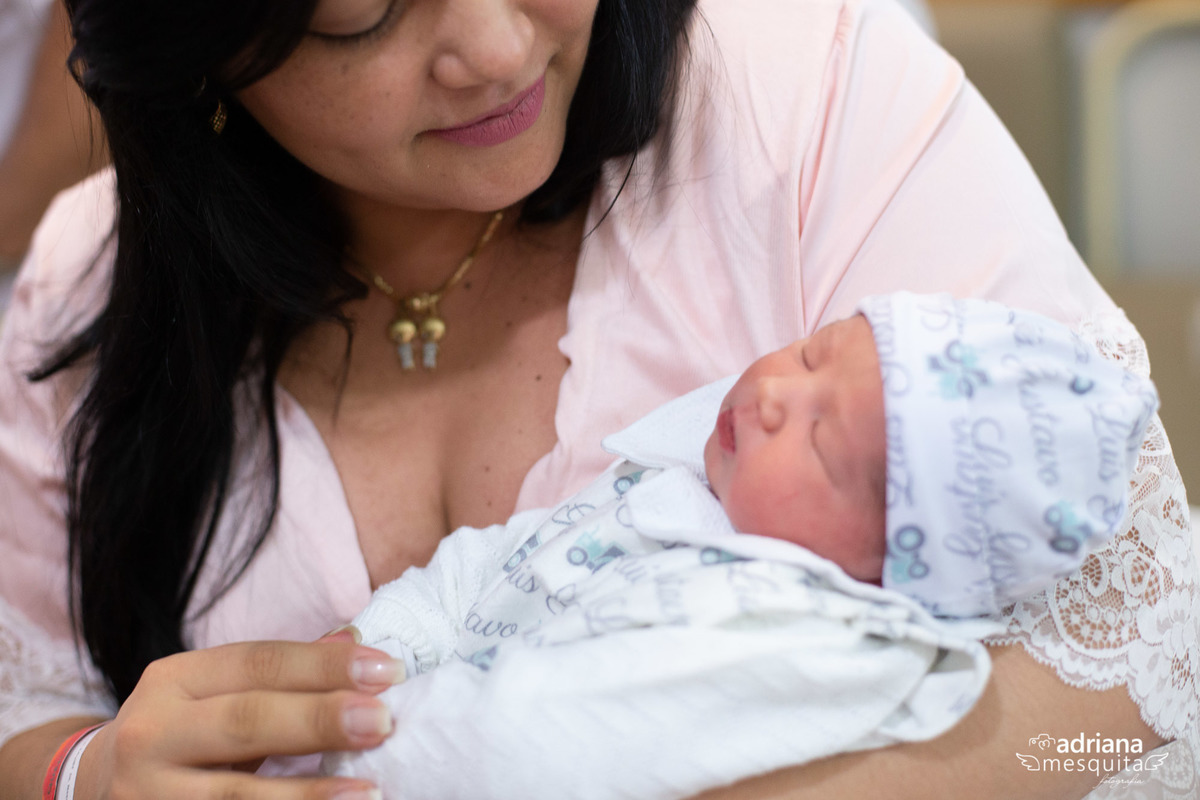 Fotografa Adriana Mesquita registrando o parto do Luis Gustavo