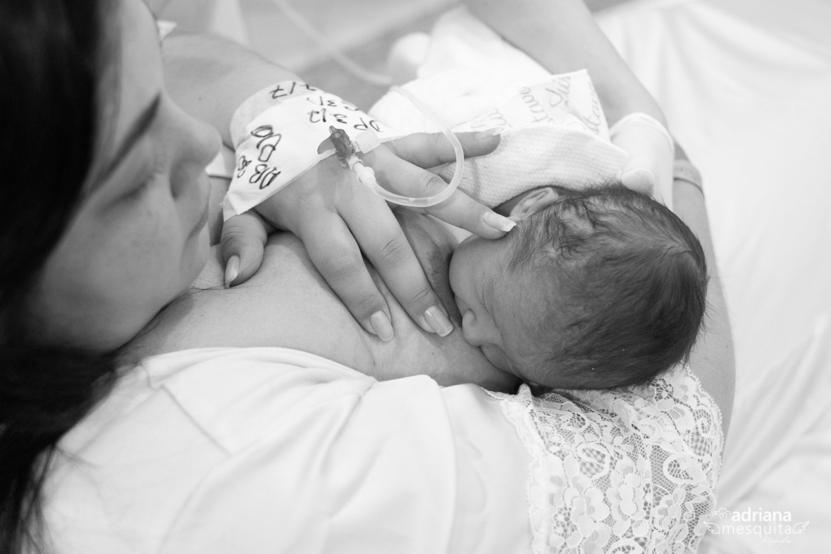 Fotografa Adriana Mesquita registrando o parto do Luis Gustavo